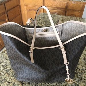 Michael Kors Tote Bag! Great condition